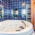 بيت للعطل Lovely In With Sauna أوباتيا