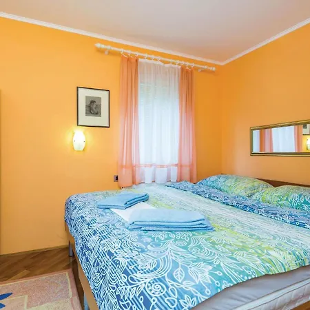 Holiday home 5 Bedroom Gorgeous In