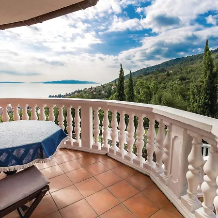 5 Bedroom Gorgeous In Holiday home