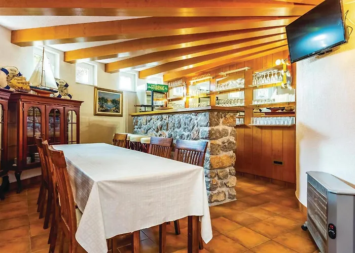 5 Bedroom Gorgeous In * Abbázia