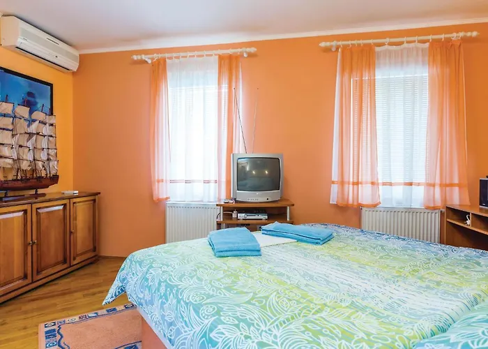 5 Bedroom Gorgeous In Vakantiehuis