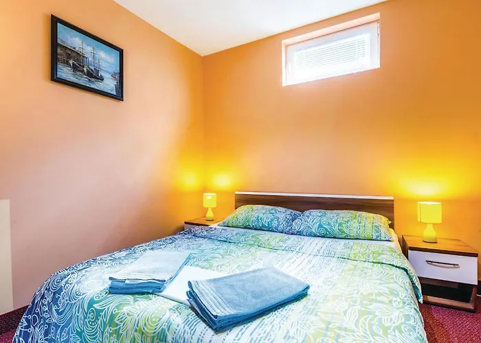 5 Bedroom Gorgeous In Nyaraló *
