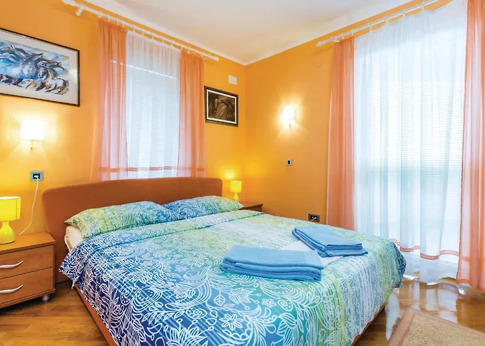 5 Bedroom Gorgeous In Nyaraló *