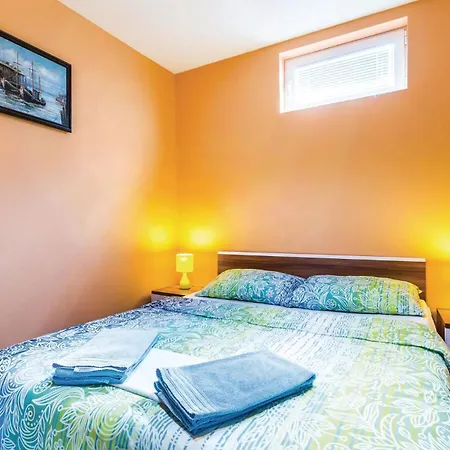 5 Bedroom Gorgeous In Holiday home *