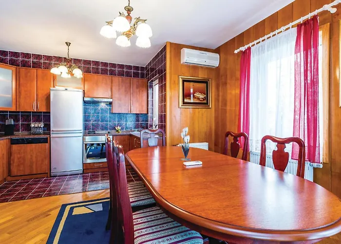 Feriehus 5 Bedroom Gorgeous In Opatija