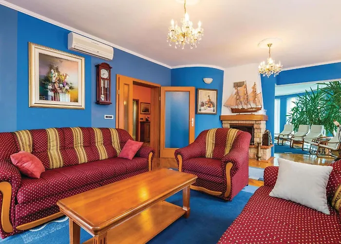 5 Bedroom Gorgeous In Feriehus Opatija
